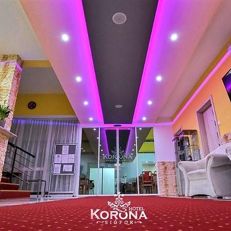 Hotel Korona Siófok Buitenkant foto