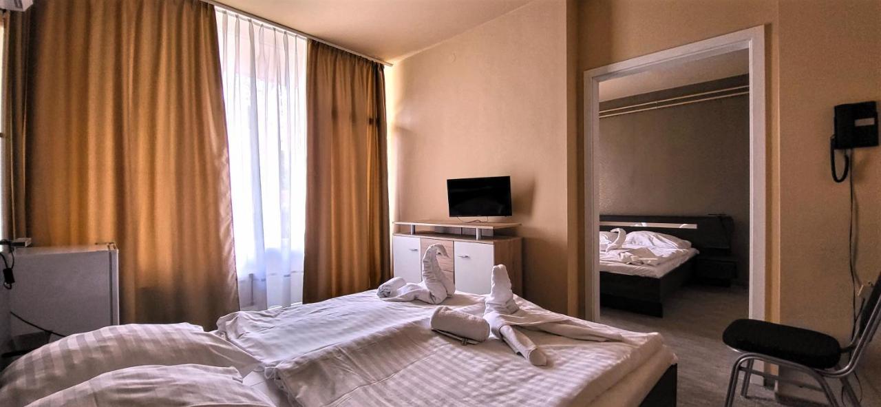 Hotel Korona Siófok Buitenkant foto
