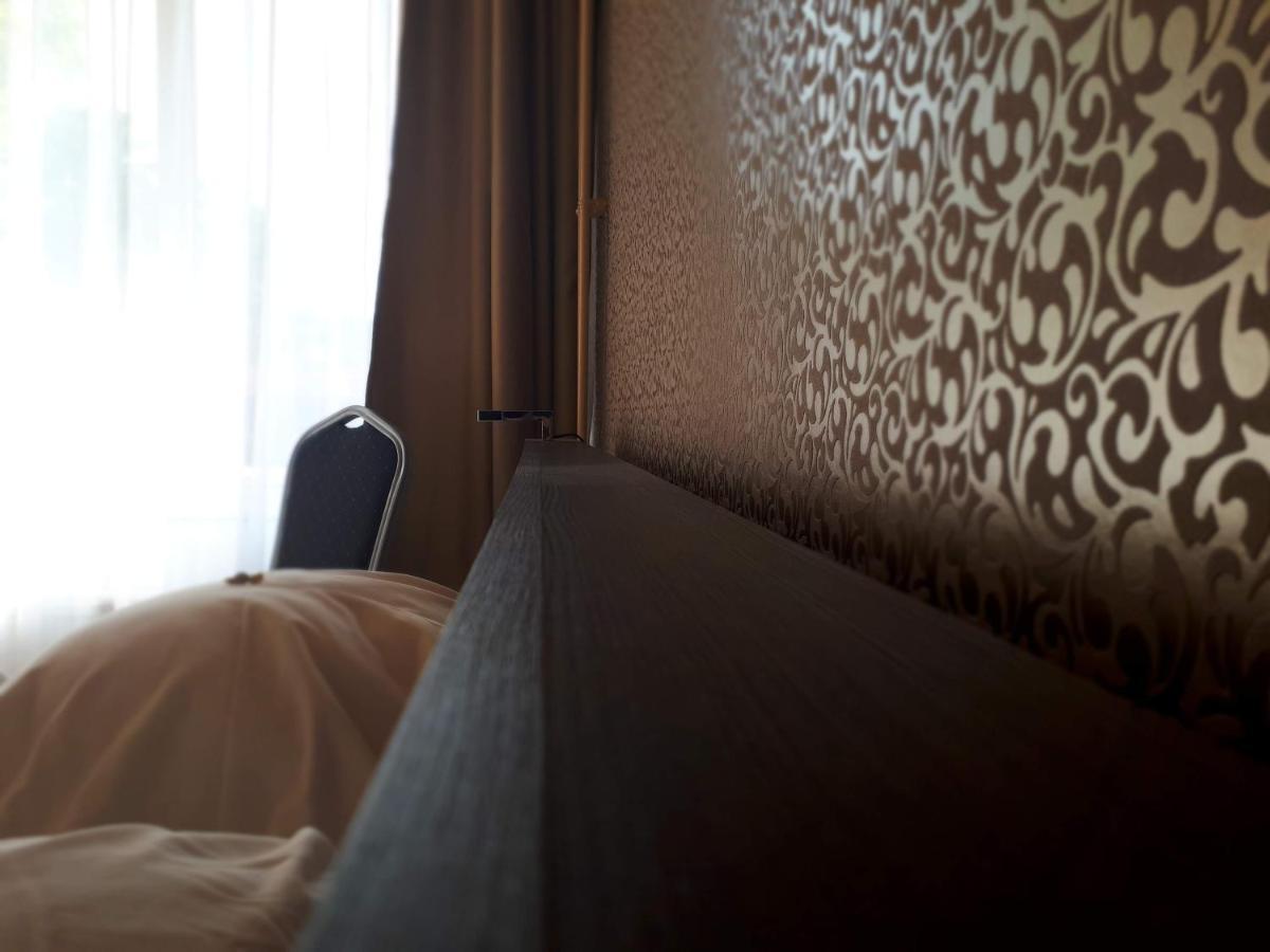 Hotel Korona Siófok Buitenkant foto