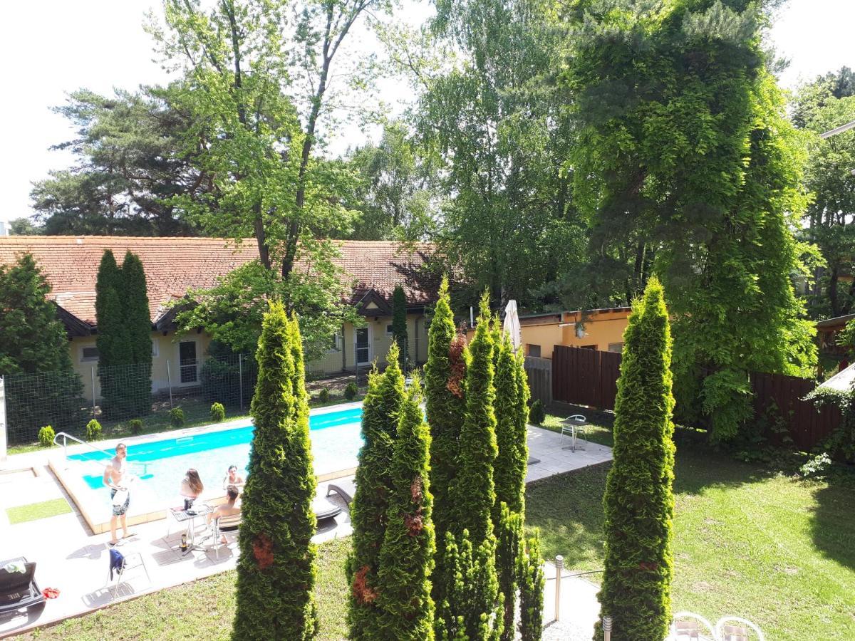 Hotel Korona Siófok Buitenkant foto