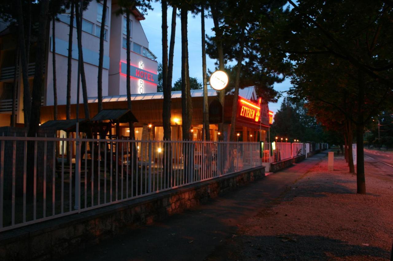 Hotel Korona Siófok Buitenkant foto