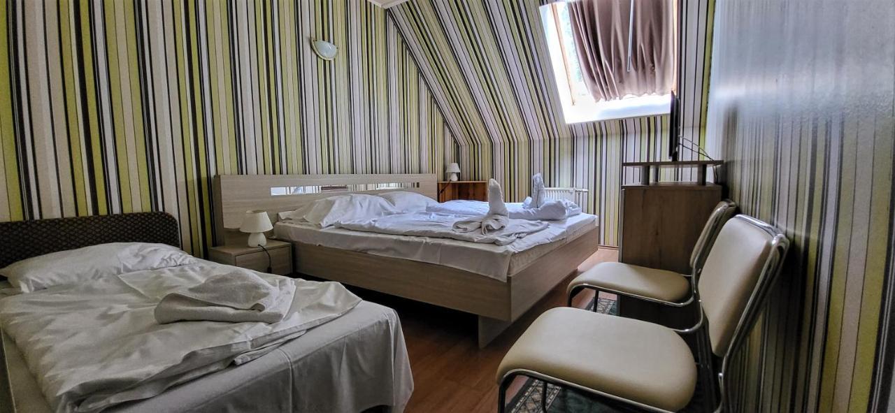 Hotel Korona Siófok Buitenkant foto