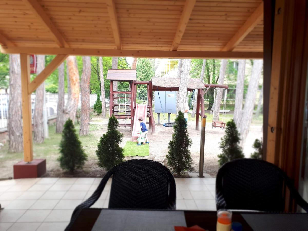 Hotel Korona Siófok Buitenkant foto