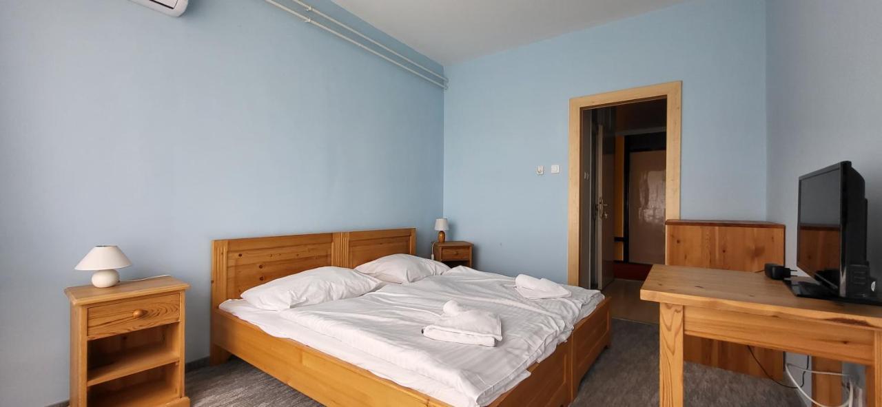 Hotel Korona Siófok Buitenkant foto