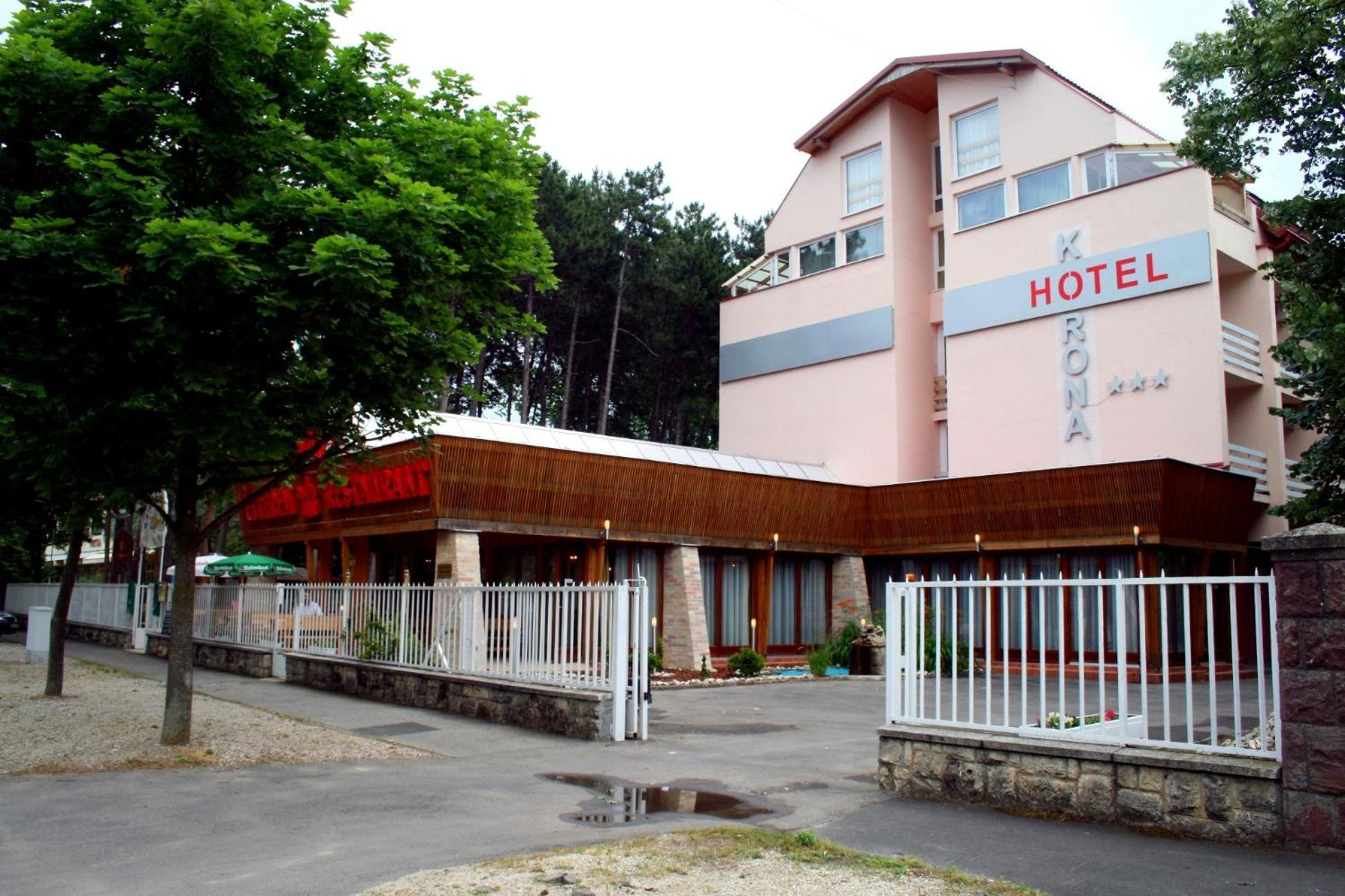 Hotel Korona Siófok Buitenkant foto