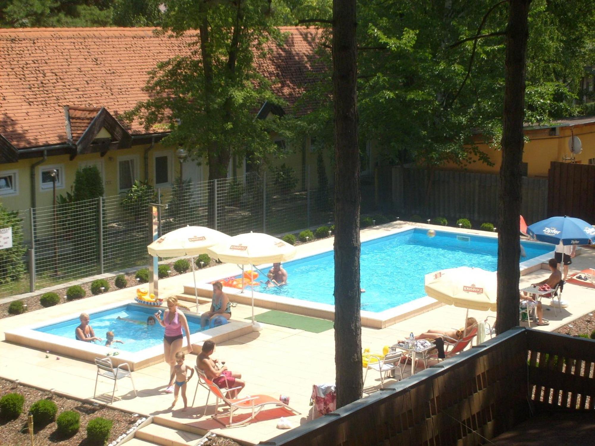 Hotel Korona Siófok Buitenkant foto