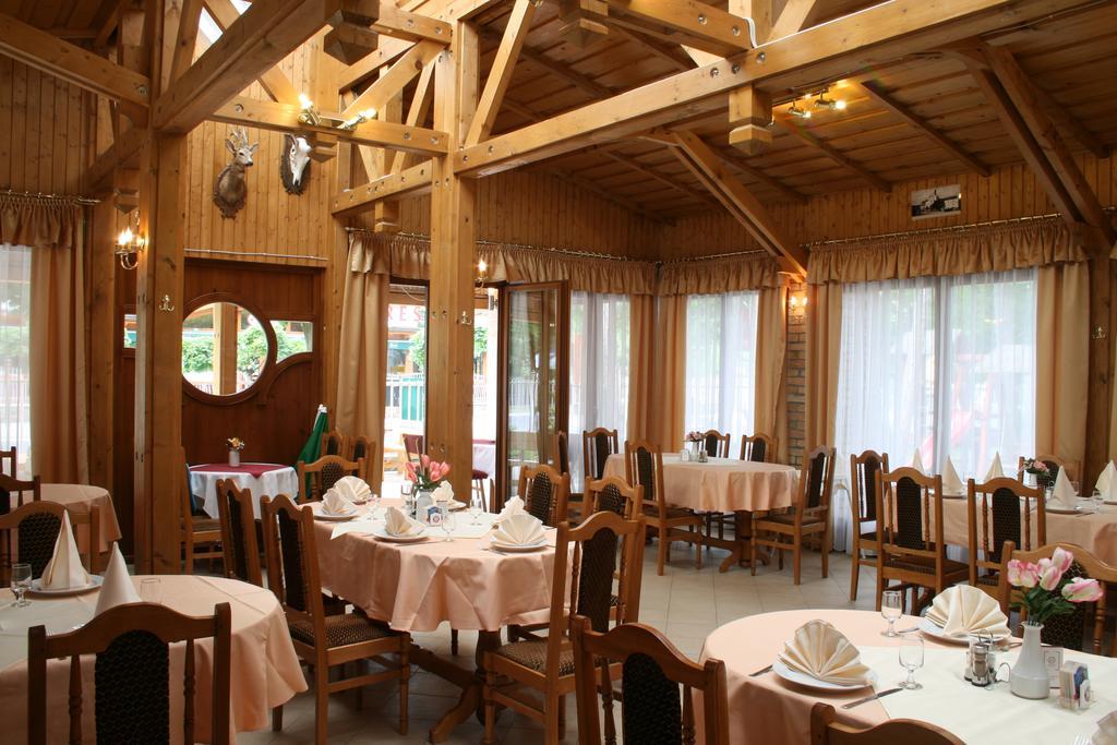 Hotel Korona Siófok Buitenkant foto