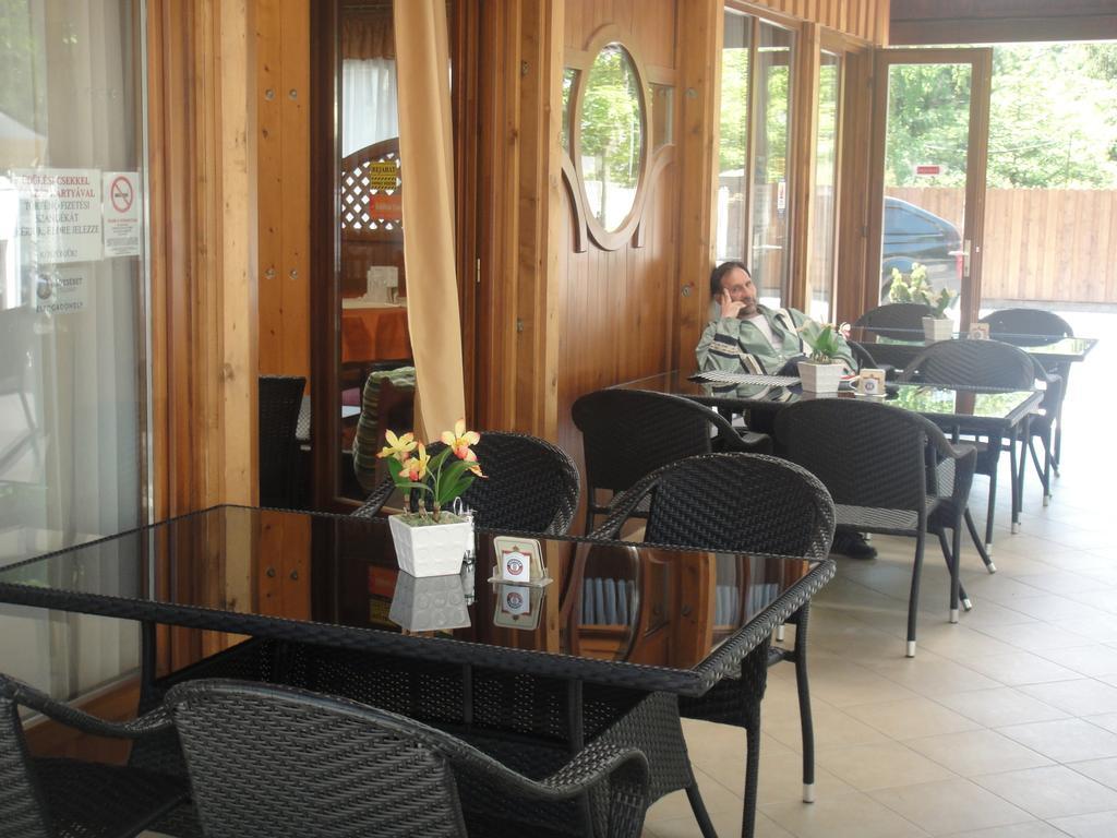 Hotel Korona Siófok Buitenkant foto