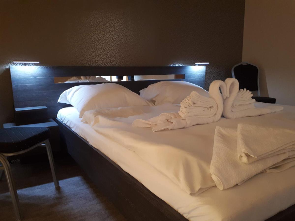 Hotel Korona Siófok Buitenkant foto