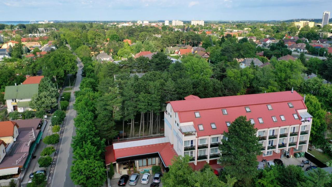 Hotel Korona Siófok Buitenkant foto
