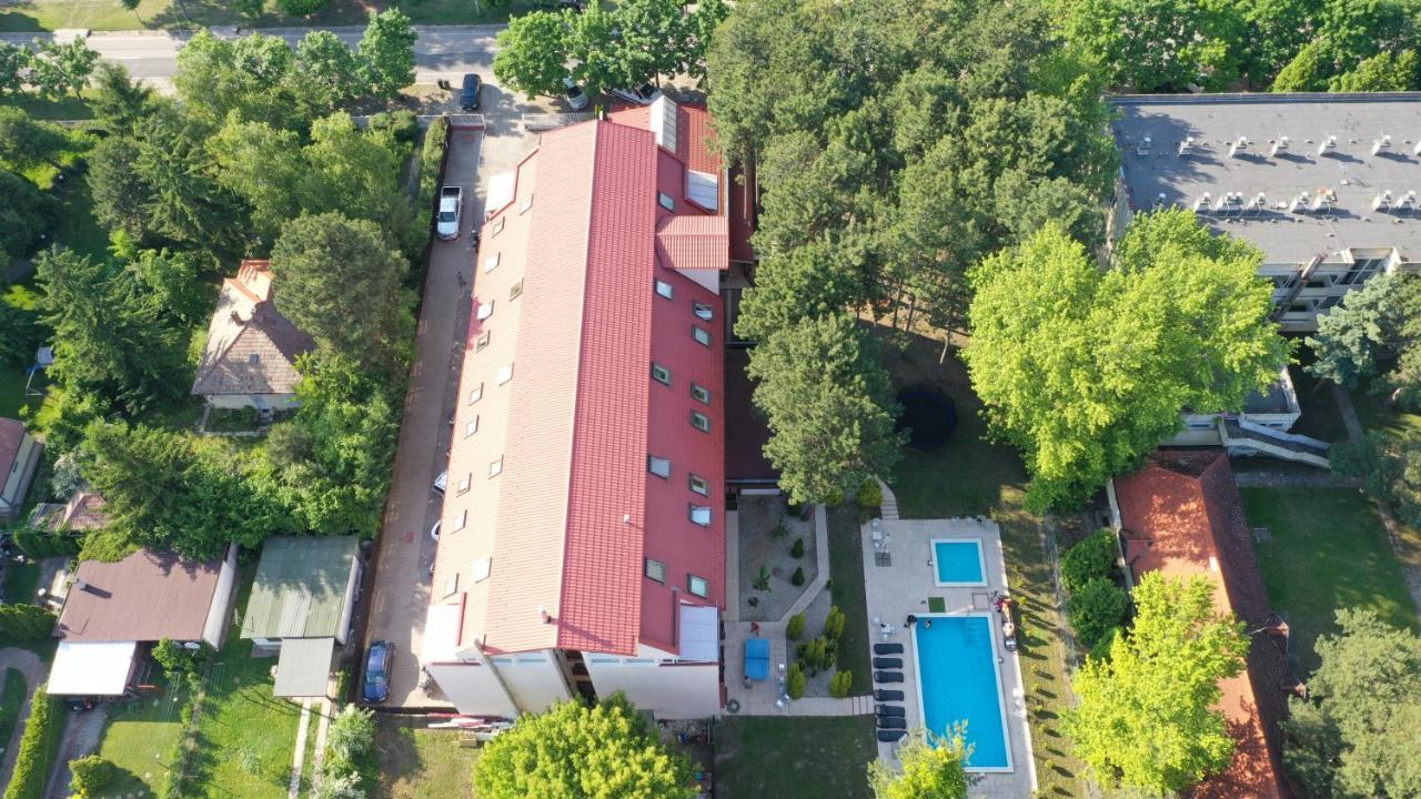Hotel Korona Siófok Buitenkant foto