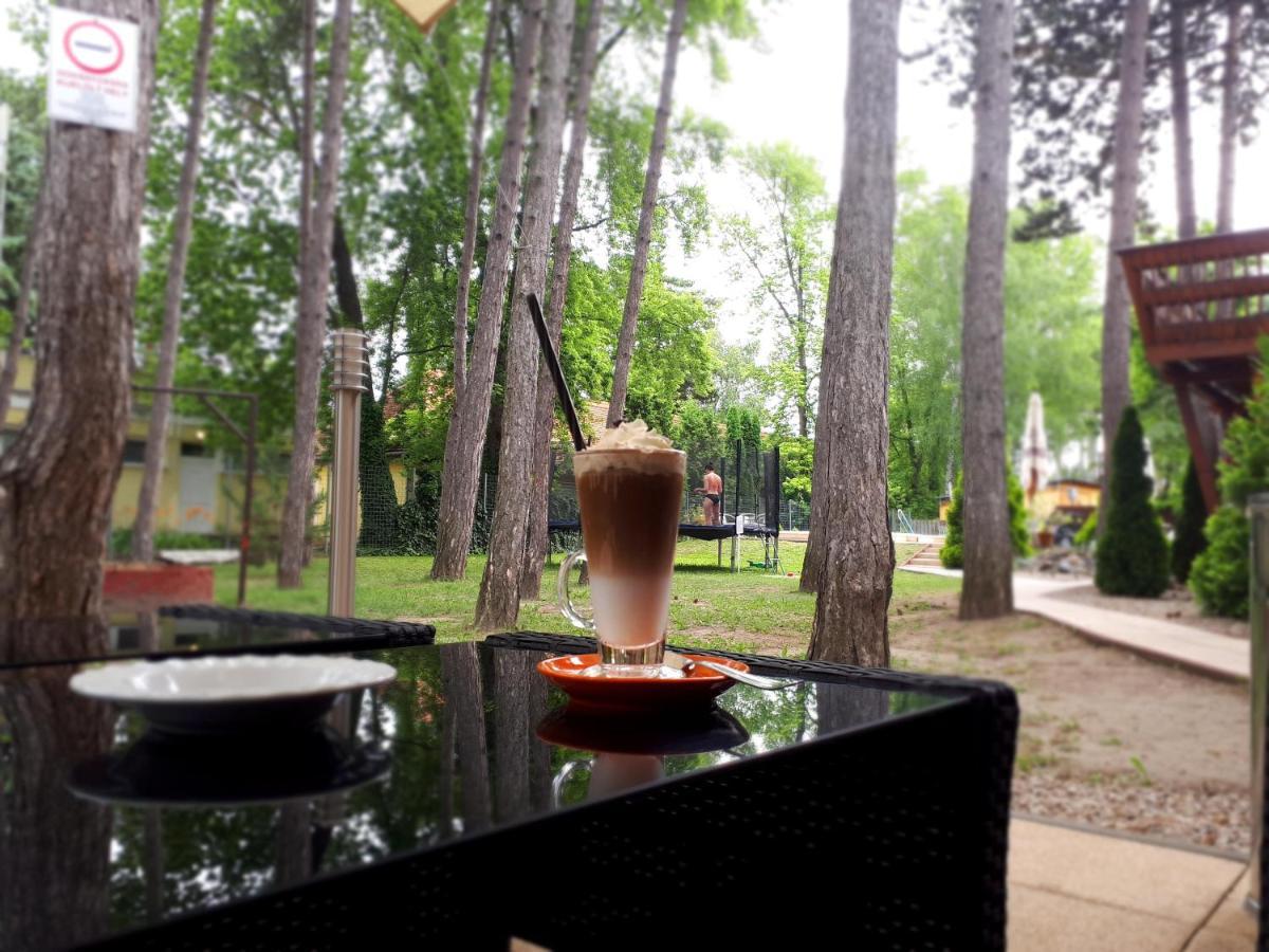 Hotel Korona Siófok Buitenkant foto